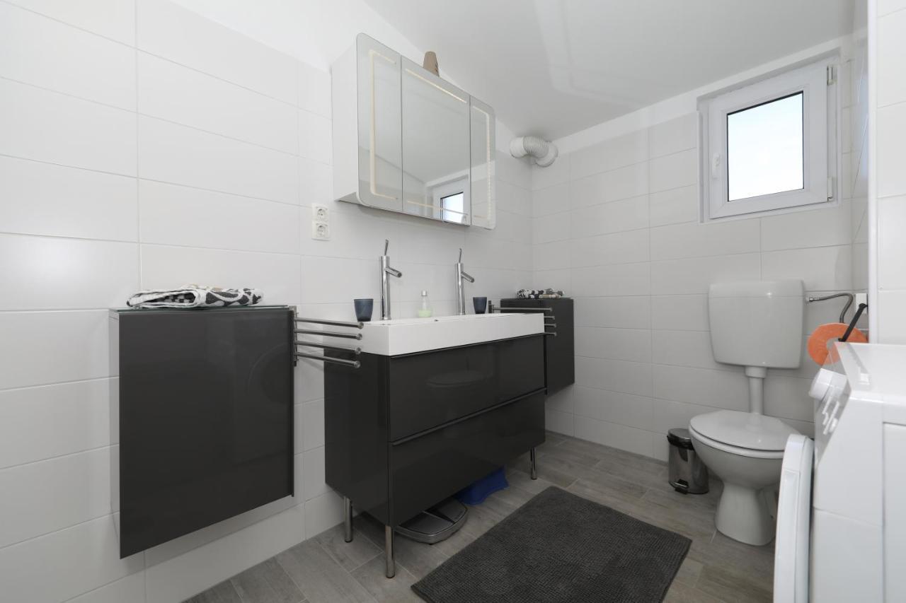 Apartment With Private Pool Sukošan 外观 照片