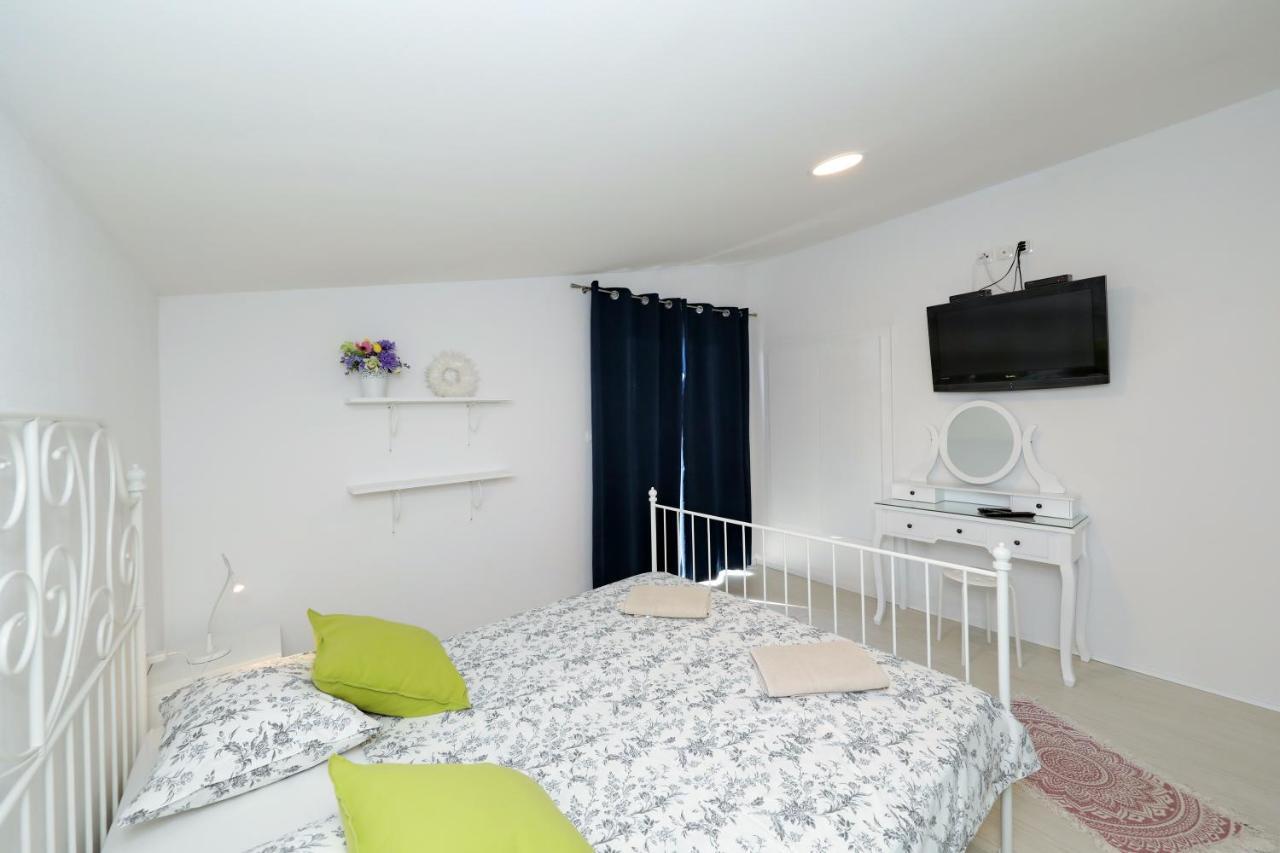Apartment With Private Pool Sukošan 外观 照片