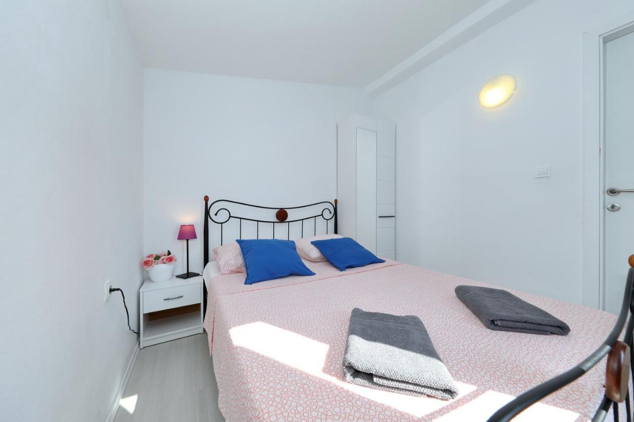 Apartment With Private Pool Sukošan 外观 照片