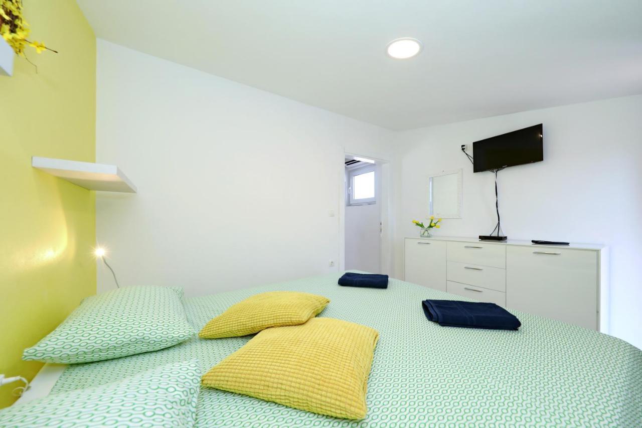 Apartment With Private Pool Sukošan 外观 照片