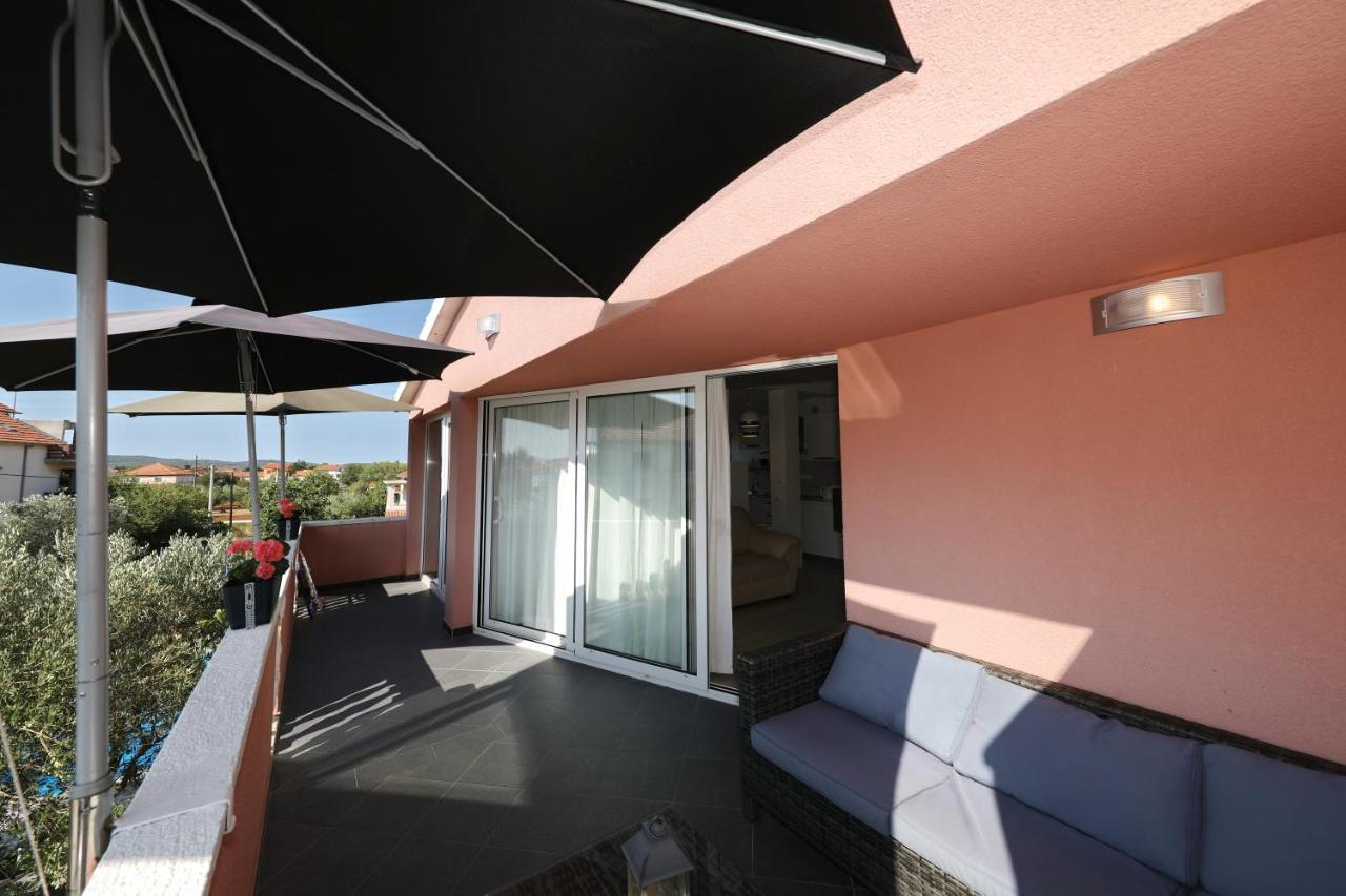 Apartment With Private Pool Sukošan 外观 照片
